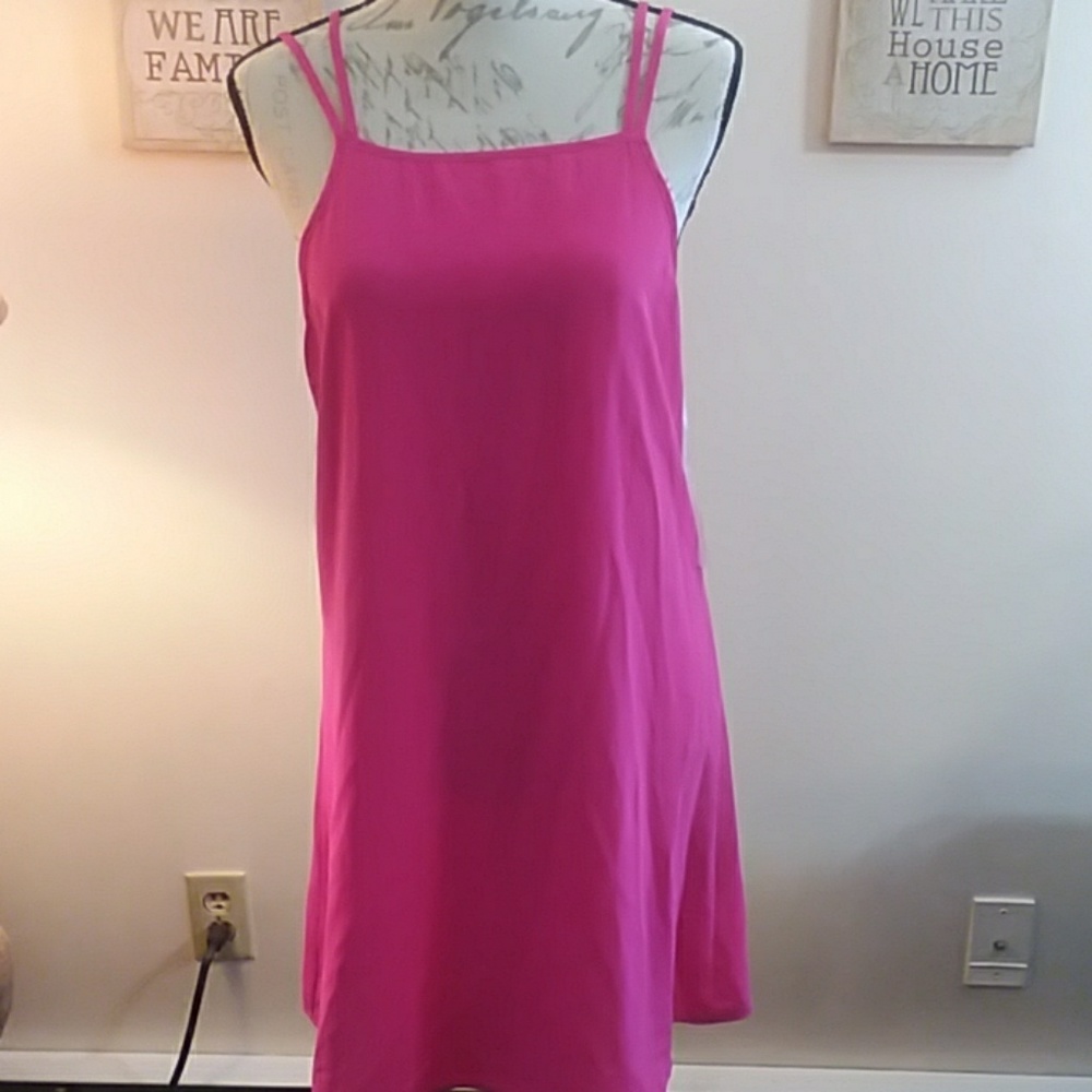 Bevello dress. Net. Fuchshsia.